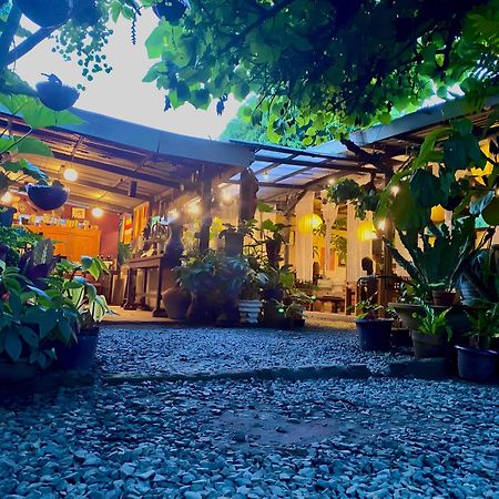 Marius B&B & Hostel Silang Esterno foto