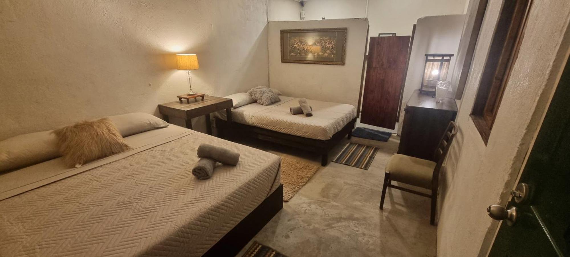 Marius B&B & Hostel Silang Esterno foto