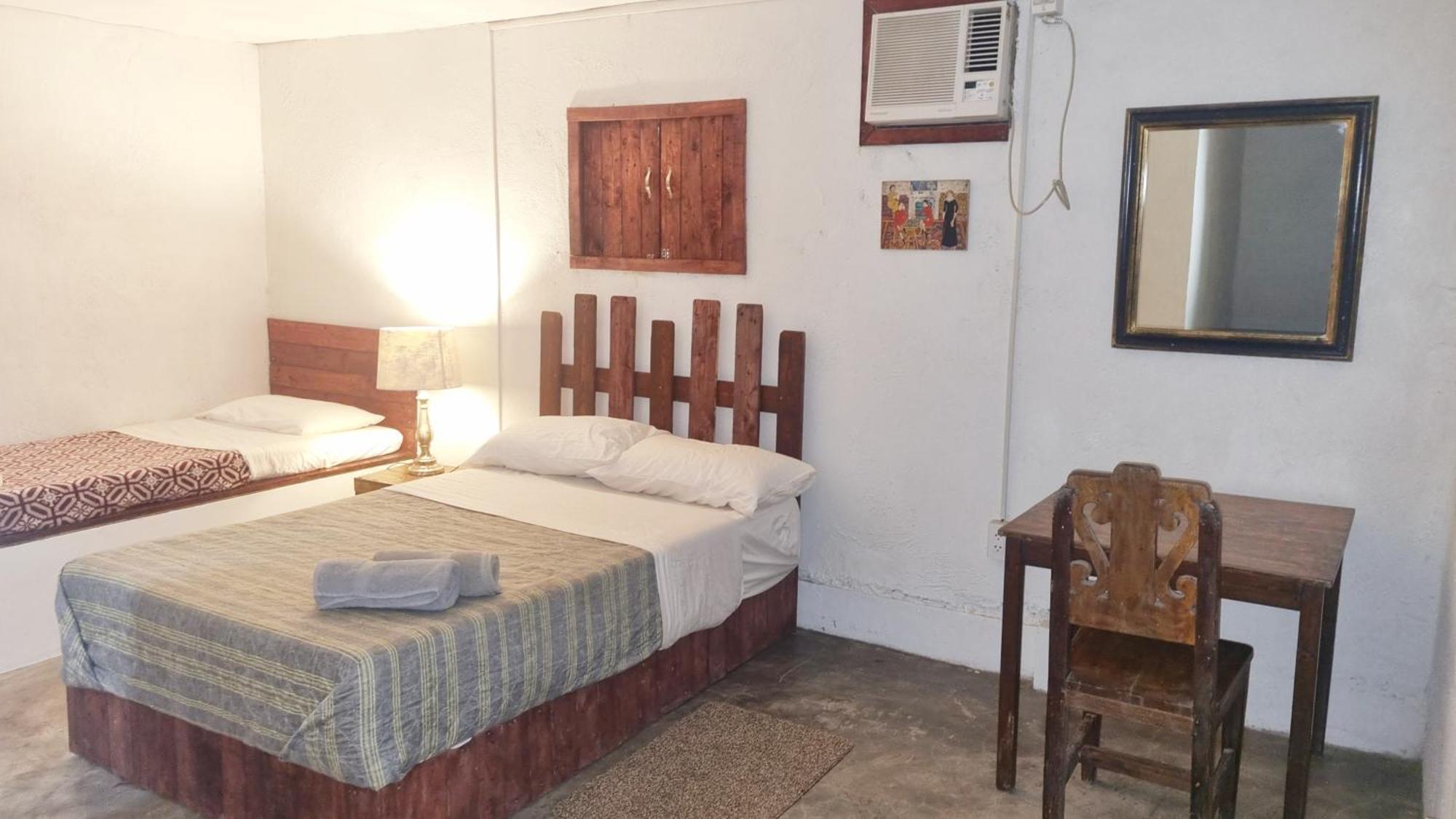 Marius B&B & Hostel Silang Esterno foto