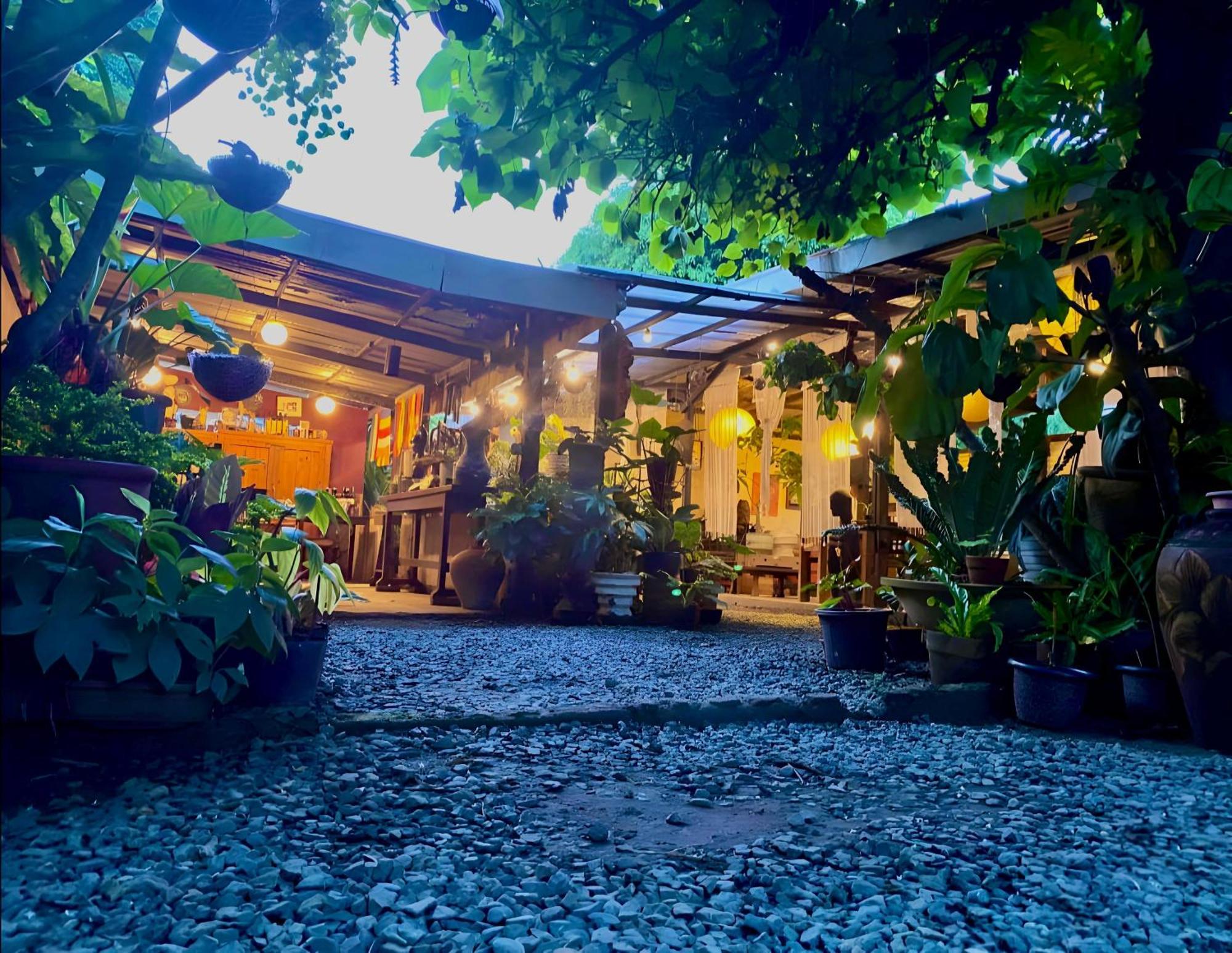 Marius B&B & Hostel Silang Esterno foto