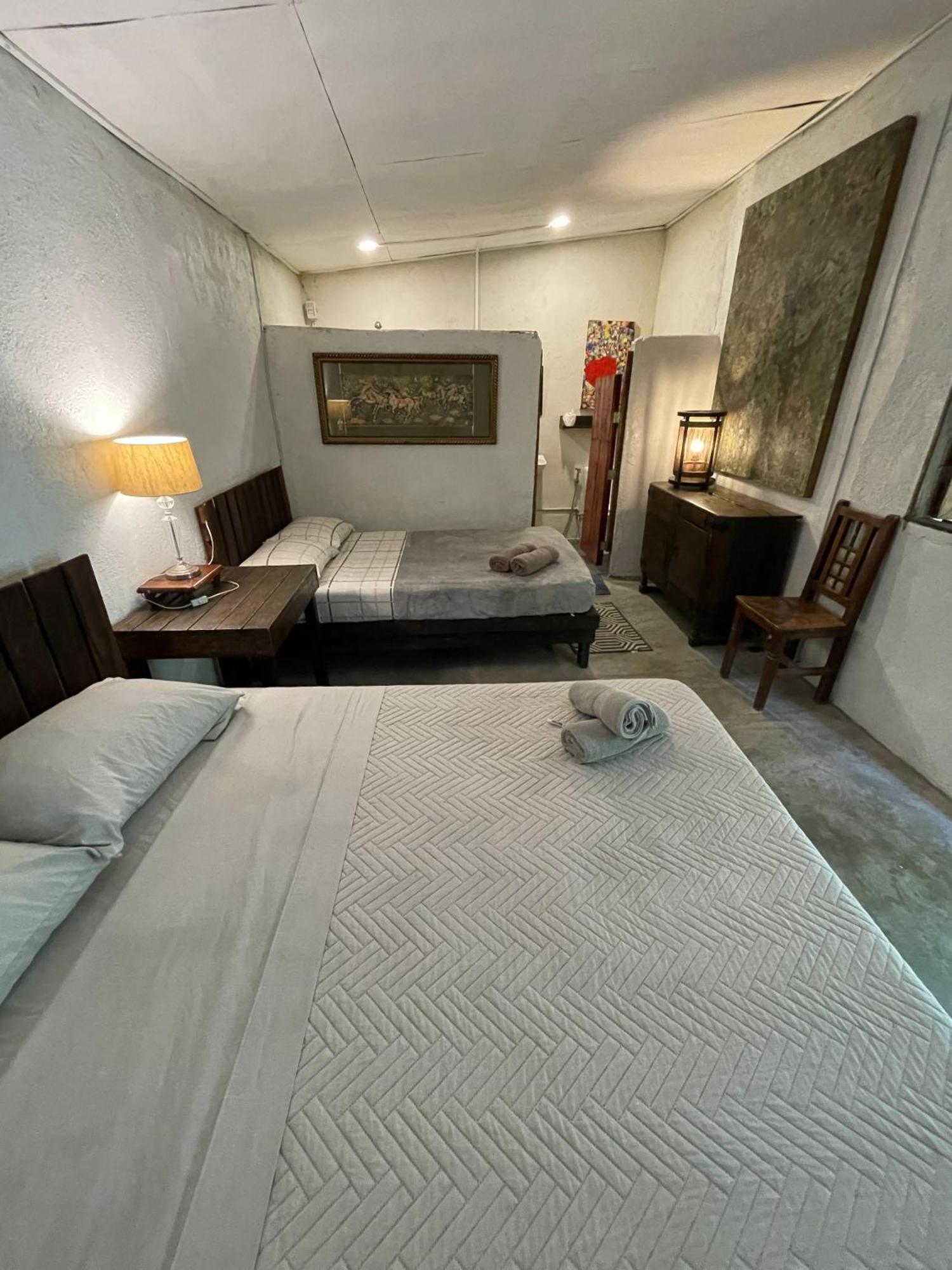 Marius B&B & Hostel Silang Esterno foto