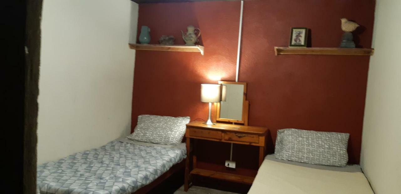 Marius B&B & Hostel Silang Esterno foto